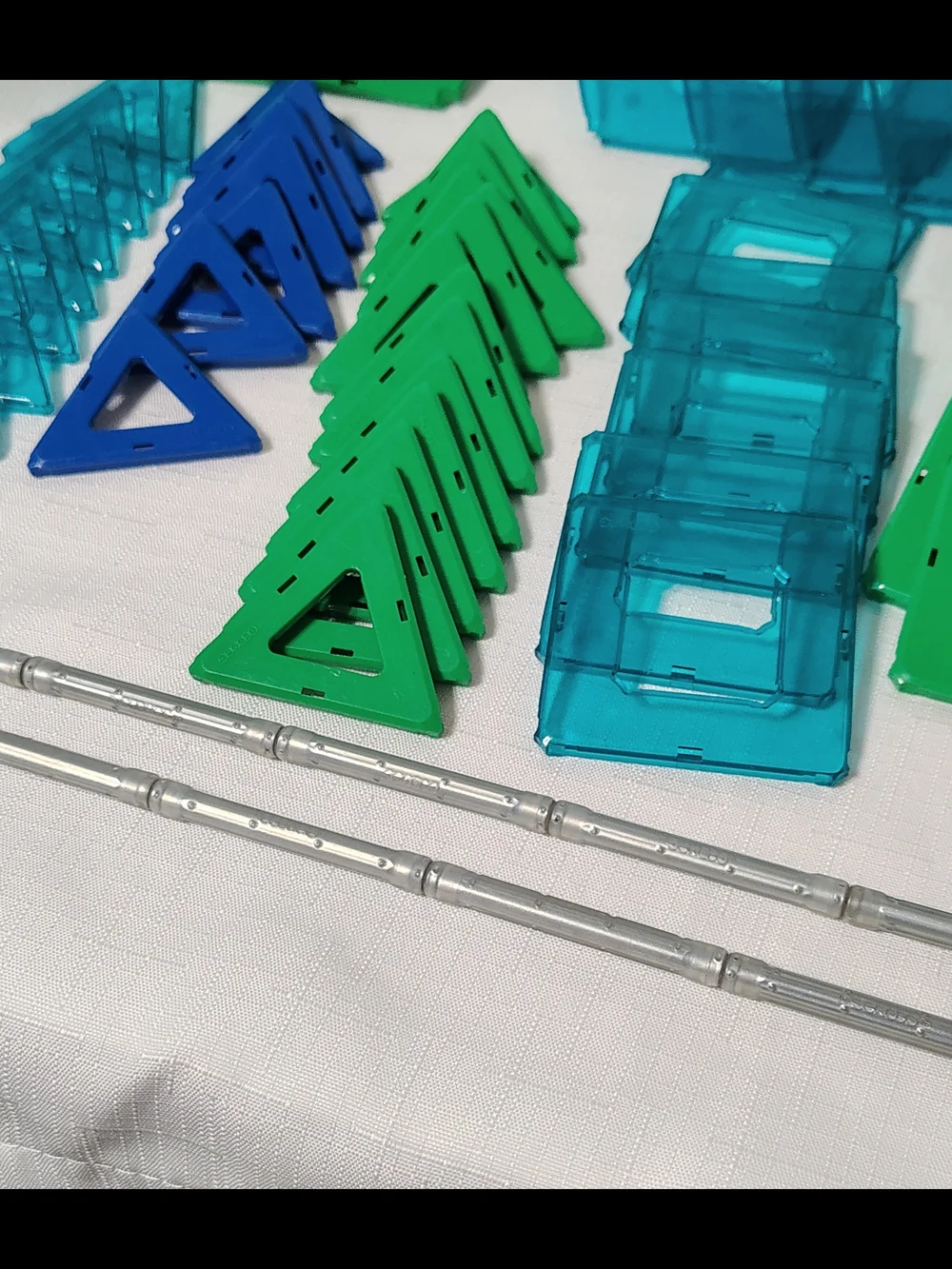 Magnetic Tiles 63 Tiles & 15 Magnets Blue Green & Transparent 78 Pieces Total